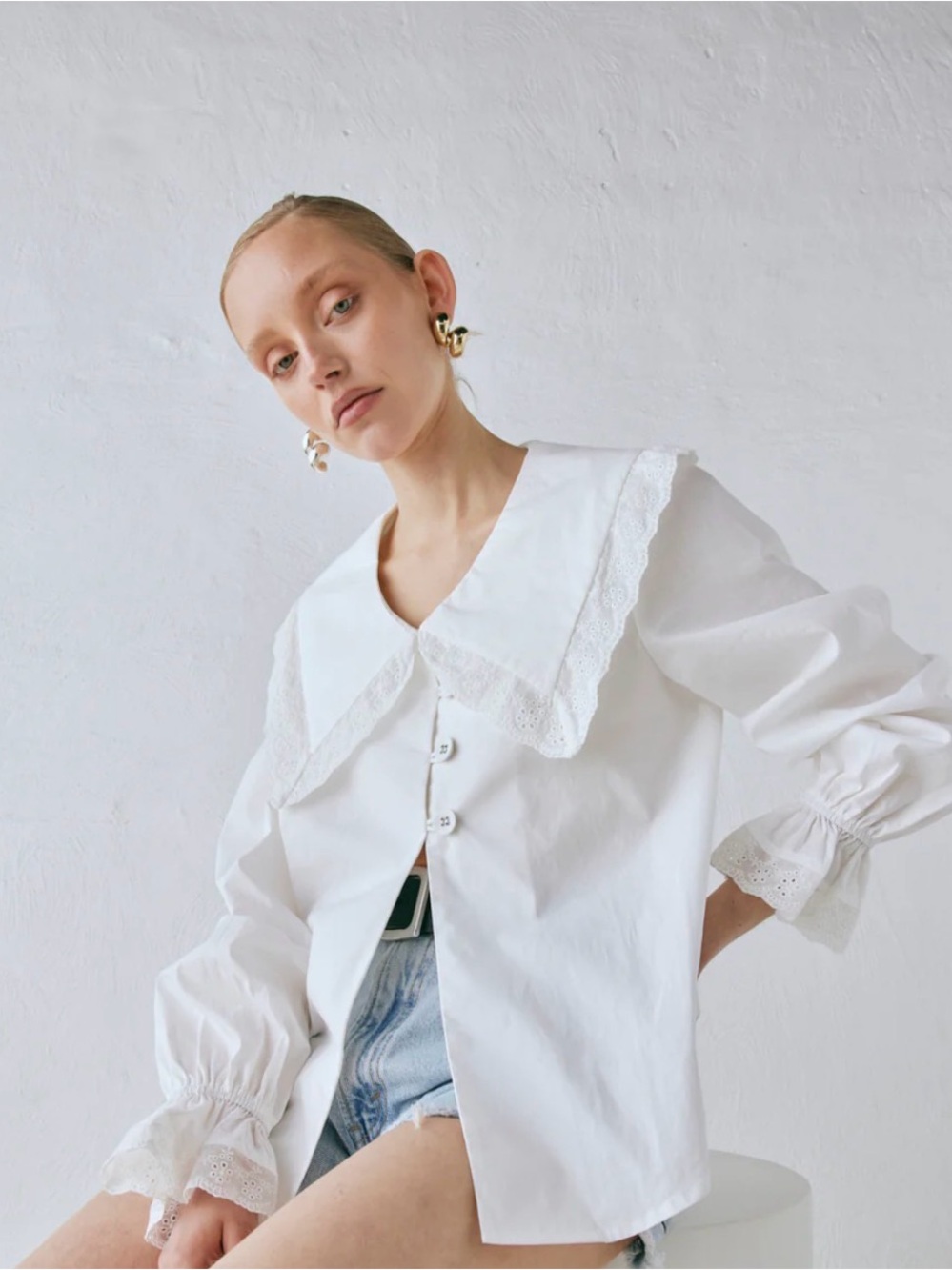 VRG GRL White Eyelet Collar Button-Up Blouse | MAE BLOUSE WHITE - Picture 5 of 5